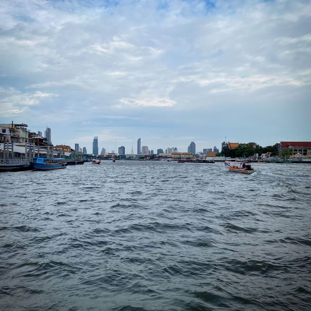 นั่งเรือข้ามฟาก 5 บาท วัดโพธิ์xวัดอรุณ