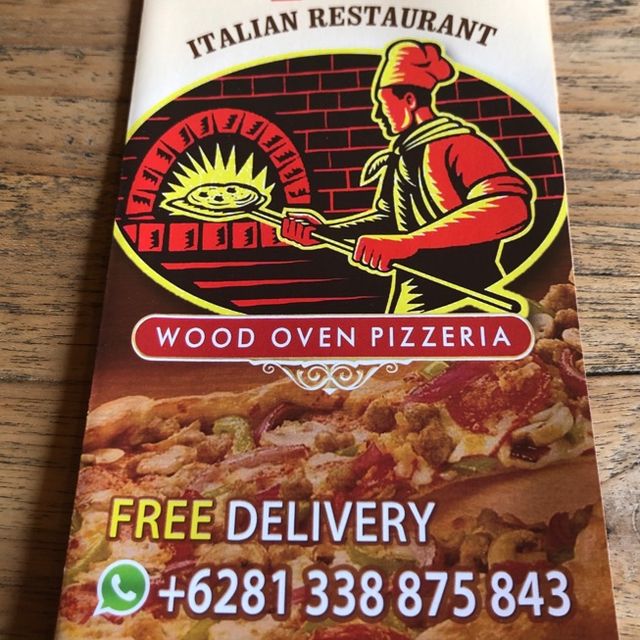 烏布Bisma 街上的平價現擀麵窯烤pizza：Umah Pizza