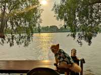 ที่พักอัมพวา น้องหมาพักได้ ตอนเช้ามีใส่บาตรริมน้ำ