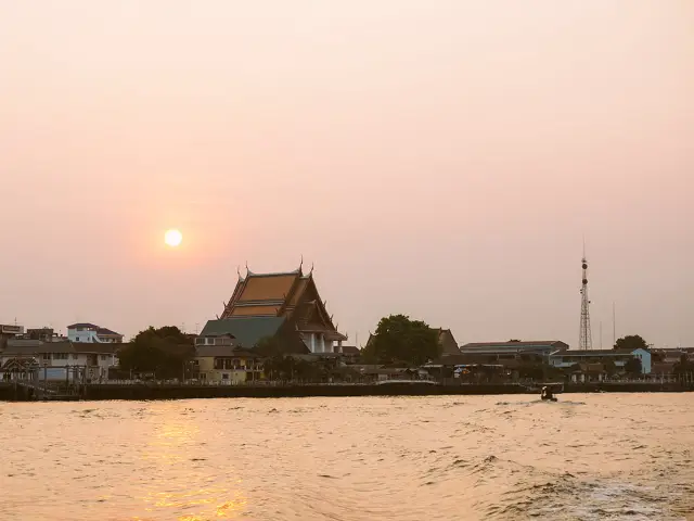 遊泰國🇹🇭搭水上巴士遊湄南河