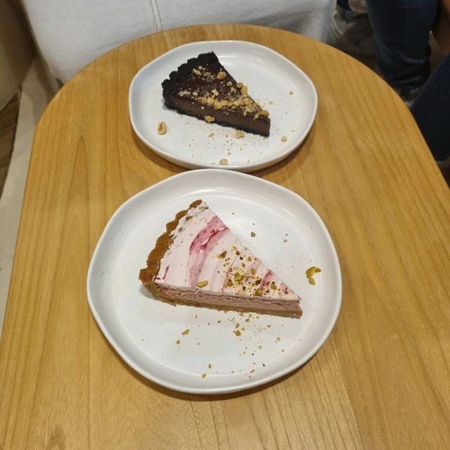 Die Die Must Try Elijah Pies 🥧
