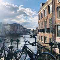 荷蘭🇳🇱萊頓市中心河岸景色🚤🛶