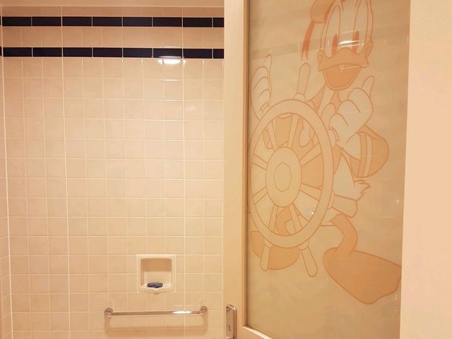 🇯🇵 Sleeping with Donald and Daisy