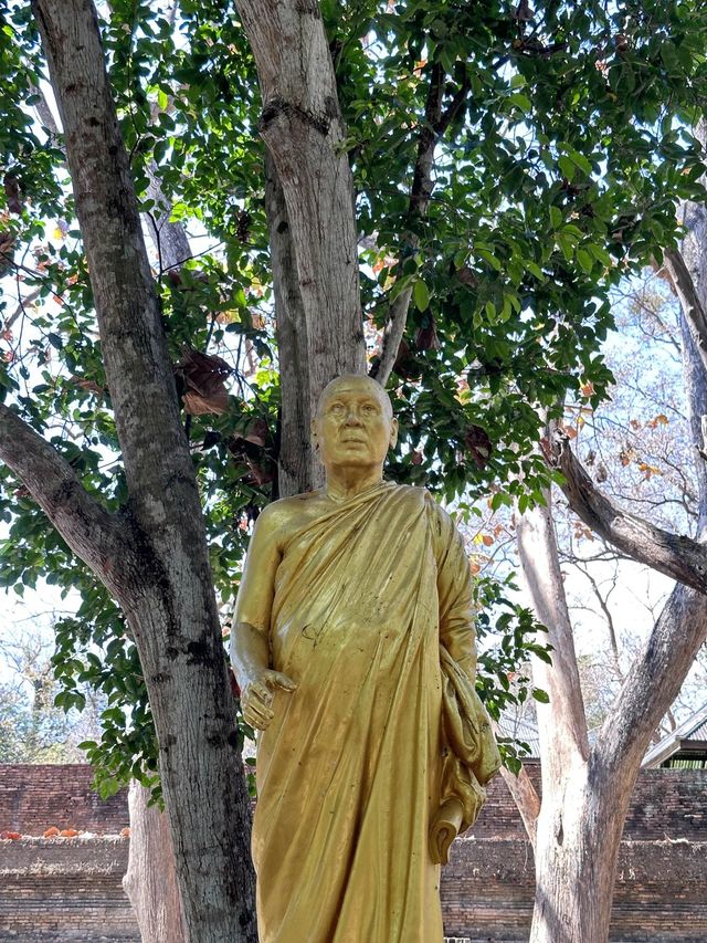วัดอุโมงค์ สวนพุทธธรรม วัดสวยเชียงใหม่