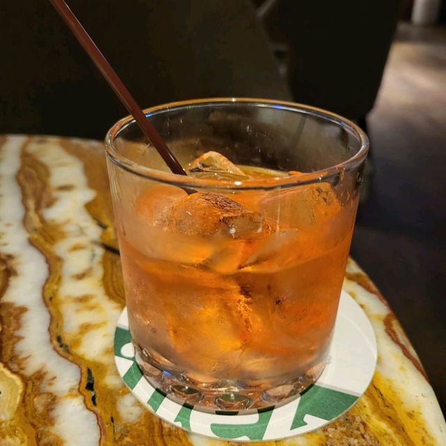 地方大又舒適的酒店酒吧