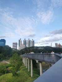 ถ่ายรูป  เช็คอินที่สวนเบญจกิติ 