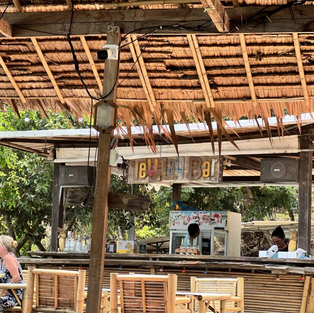 Tew Lay Bar หาดไร่เลย์ 