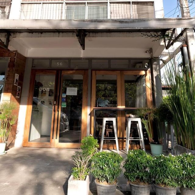 OON POSHTEL & CAFE
