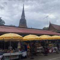 泰國大城，臥佛巨擘鎮守的崖差蒙空寺