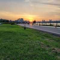Miraculous sunset at Jamsil Hangang Park