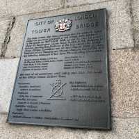 倫敦塔橋：經典地標，英倫風情