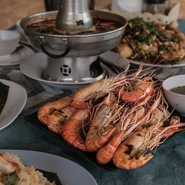 นอนริมน้ำกาญจนบุรี ล่องแพเปียกฟรี มีอ่างติดแอร์