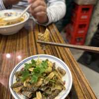 香港情懷！人氣車仔麵店．三不館車仔麵