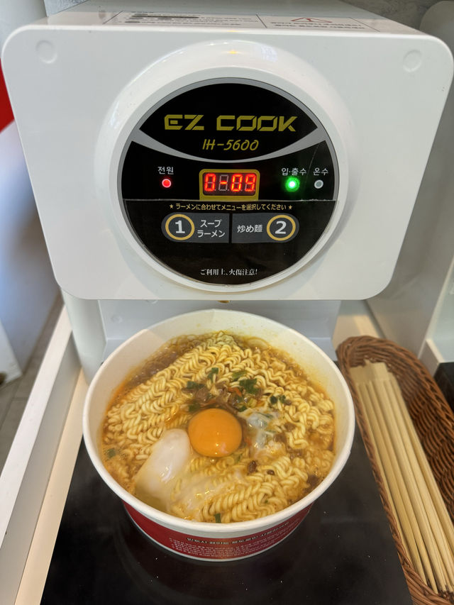 【新大久保】韓国コンビニ店内に出現！？🏪まもなく釜山駅