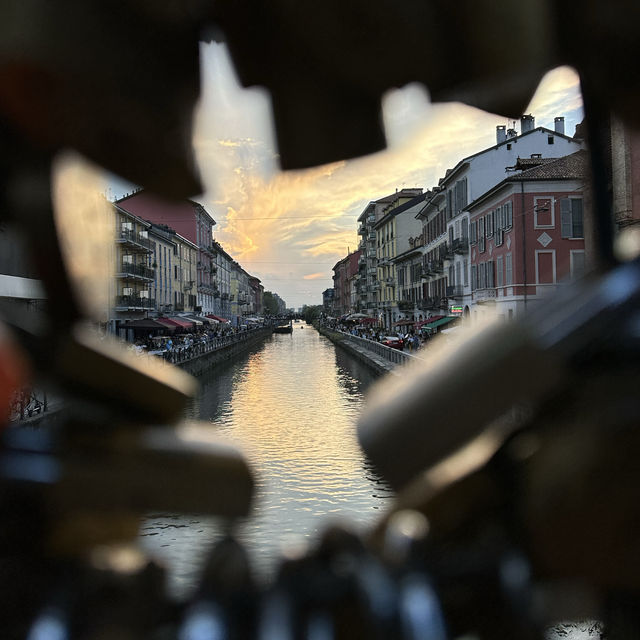 Lively atmosphere in the Naviglio Grande