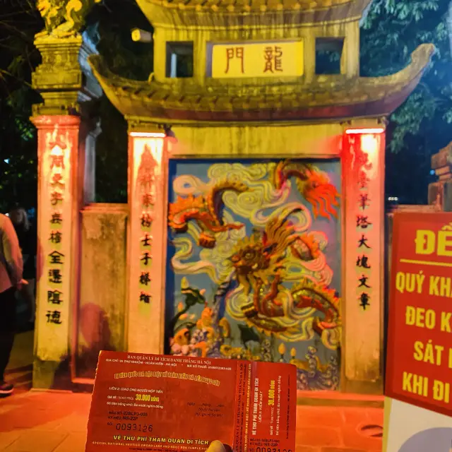 Ngoc Som Temple in Hanoi 🇻🇳 🛕 
