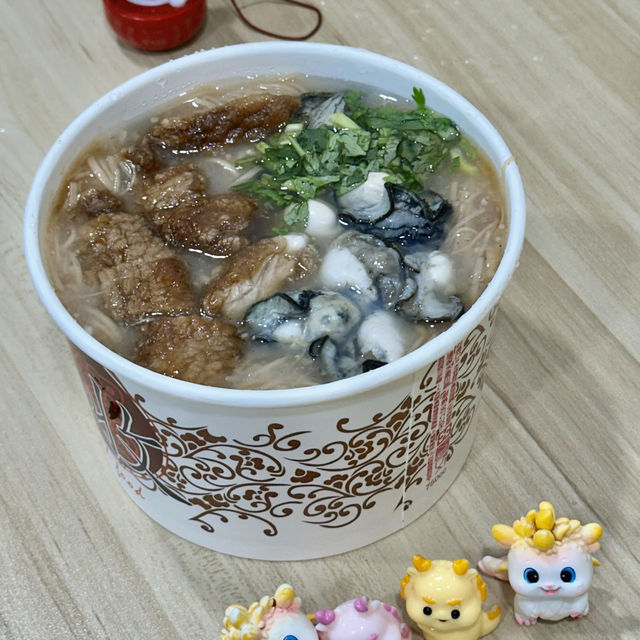 東區（老王記）大腸麵線.肉羹和滷大腸.非吃不可