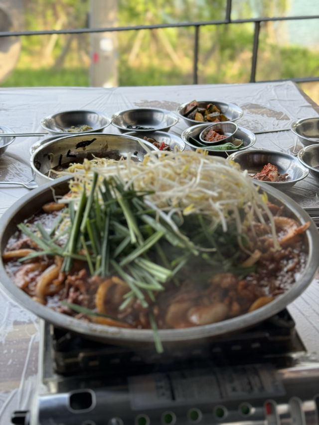 예쁜 호수뷰를 감상하며 식사가 가능한 부산 옛살비