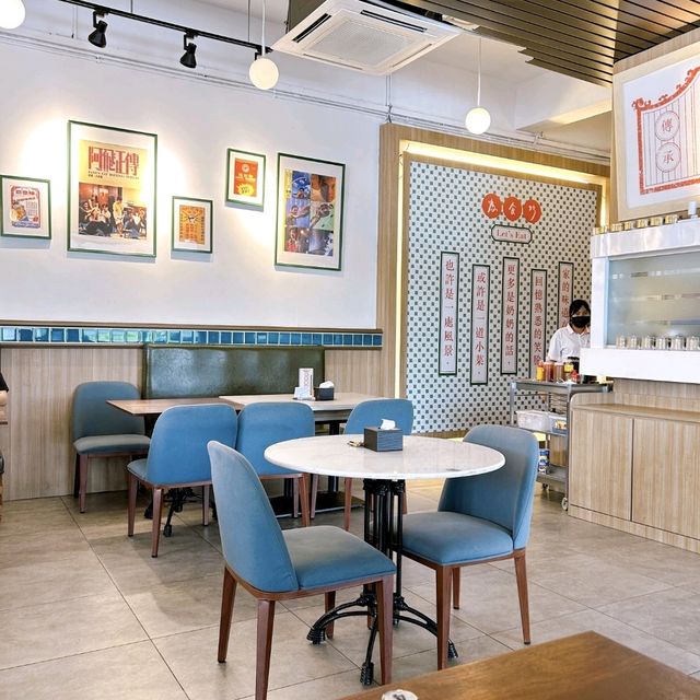 Relaxing Lunch at Let's Eat Taman Gaya