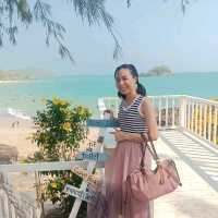 คาเฟ่ริมหาดสัตหีบ Curve  beach  cafe