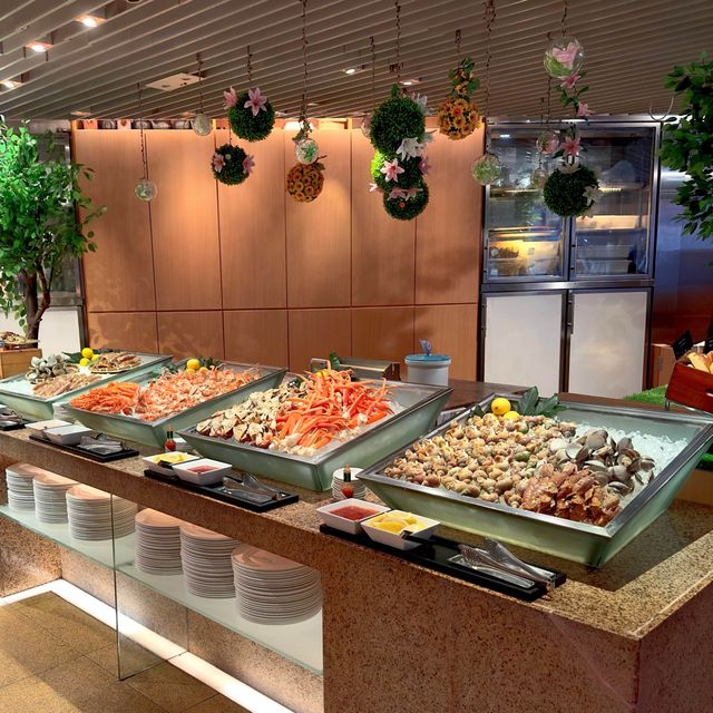 暴食海鮮自助餐！