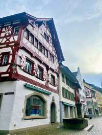 【瑞士】Stein am Rhein施泰因：萊茵河畔的中世紀舊城區 I 春天好去處