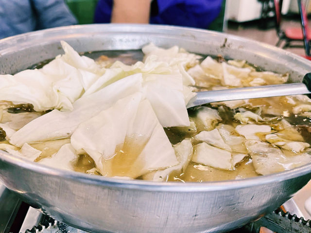 臺南楠西 謝和玄甕窯雞 楠西福來梅仔雞創始老店-台南 必吃美食 薑黃雞 砂鍋魚頭 水庫魚虎 筍殼魚 特色台式合菜餐廳 團體聚餐 婚宴喜慶場地 首選推薦
