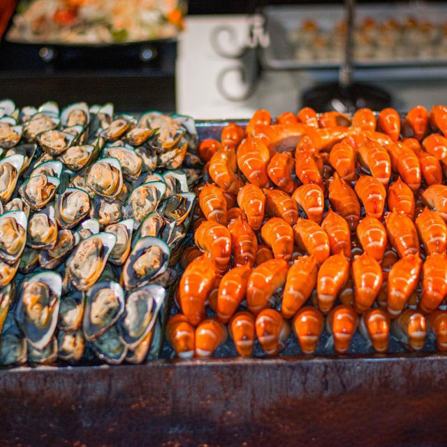 ล่องเรือลำใหญ่หรูเหมือนโรงแรม5ดาวกินบุฟเฟ่ต์