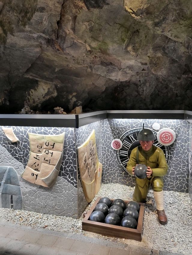 대형 대포 포토존이 있는 포진지동굴🪨