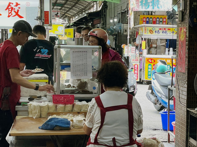 臺中西區 老店總是佛心 向上水餃 臺中西區 老店總是佛心 向上水餃