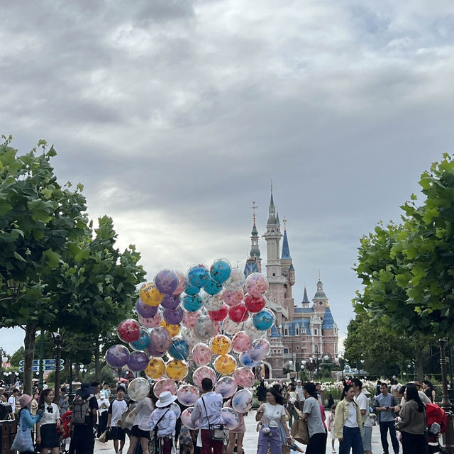 Shanghai Disneyland ❤️ one of my best memory…