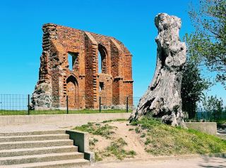 Ruins of the church in Trzesacz Ruiny Kościoła w Trzęsaczu