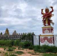 เรื่องแปลกในนานาธรรมสถาน