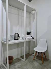 Flat White Cafe x Poshtel - Lampang