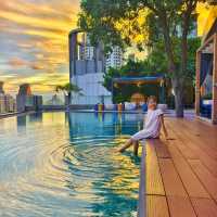 Rooftop Bar ที่มีโชว์ควงกระบองไฟในกทม