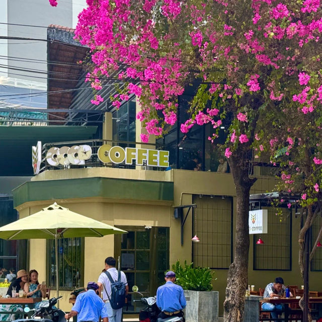분위기는 사회주의 맛은 자본주의. 베트남의 콩(?)산 카페 - CCCP Coffee