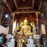 วัดพระศรีรัตนมหาธาตุ  สักการะพระพุทธชินราช