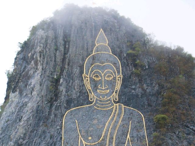 ชมพระพุทธรูปแกะสลัก เขาชีจรรย์
