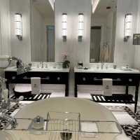 Raffles Hotel Singapore: Heritage and Grandeur