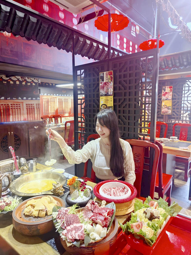 古代宮廷Feel! 招牌花膠雞湯鍋