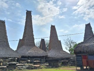 Sumba Island: A Beautiful Island Preserving Culture and Nature