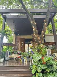 📍So Into cafe & eatery คาเฟ่สวยงามฟีลเทพนิยาย