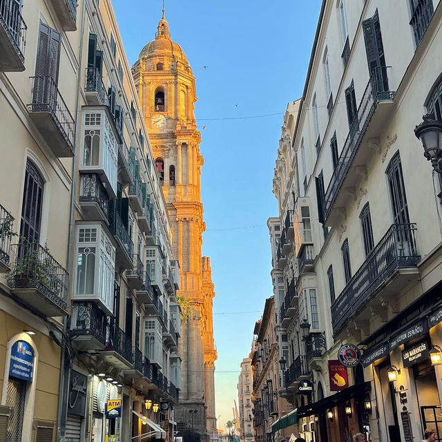 Hidden Gems and Historic Charm: Uncovering Málaga Centro Histórico 