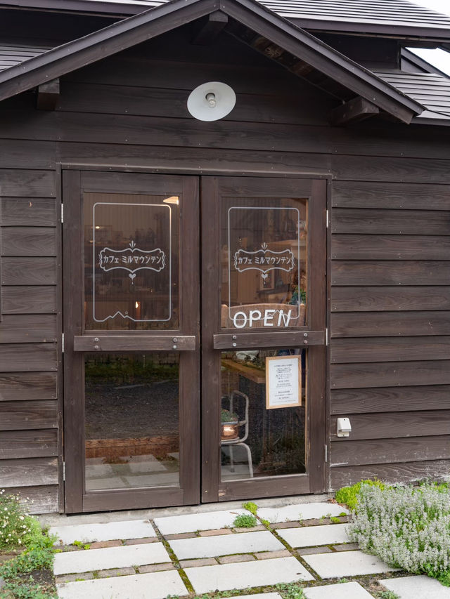 【青森県/十和田市】ハイセンスなヴィンテージ雑貨並ぶコーヒー店