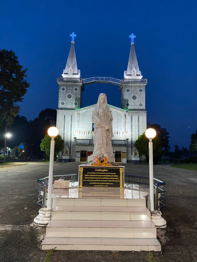 📍โบสถ์นักบุญอันนา หนองแสง โบสถ์สวยริมแม่น้ำโขง