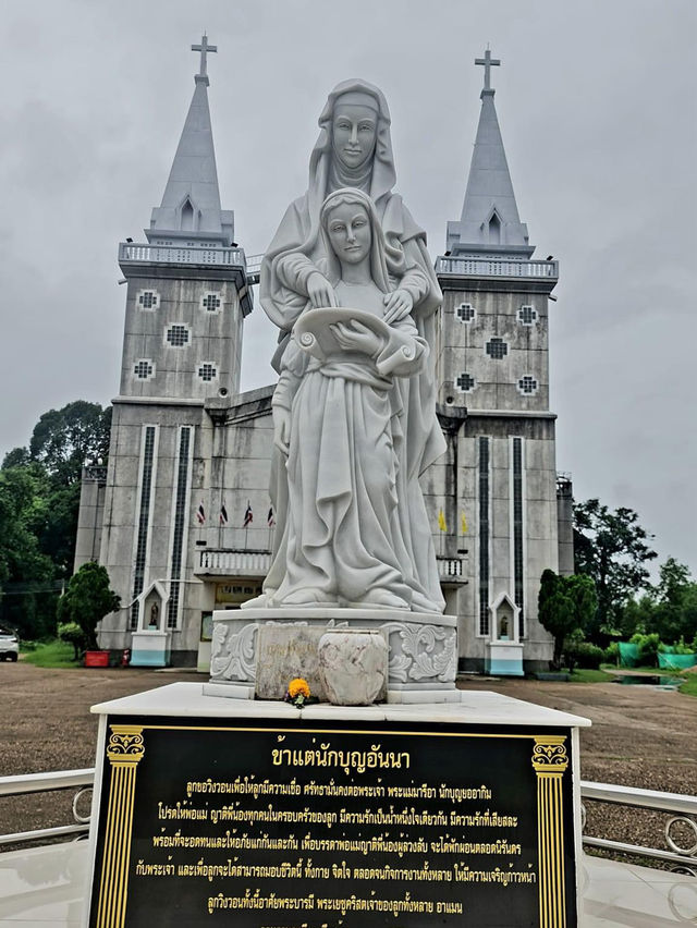 📍โบสถ์นักบุญอันนา หนองแสง โบสถ์สวยริมแม่น้ำโขง