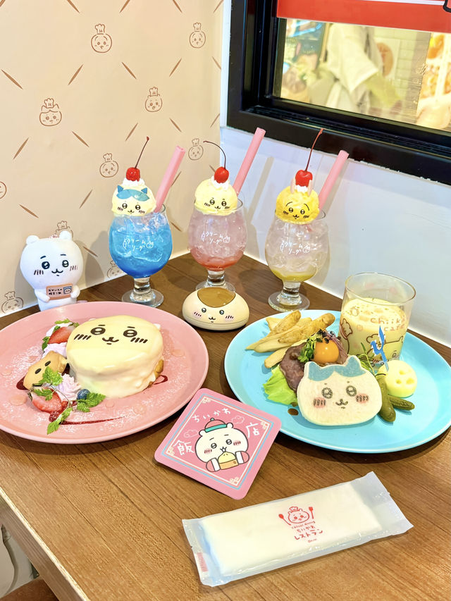 ちいかわの“ファミレス”をコンセプトにしたカフェ🍰 