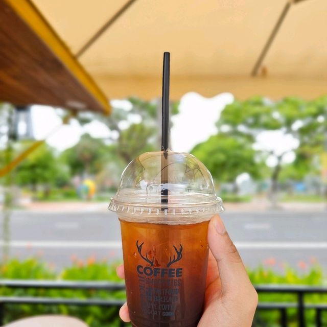 ร้านกาแฟริมแม่น้ำฮันในดานัง