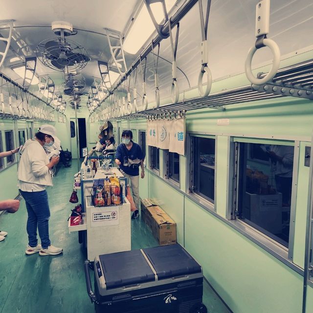 台鐵藍皮解憂號：穿越時光的旅程