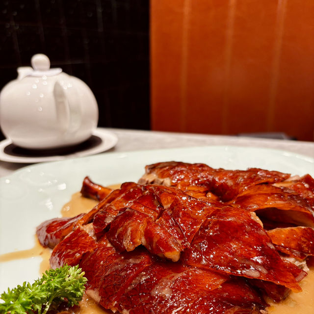 Savoring Yung Kee's Roasted Goose: A Hong Kong Favorite"